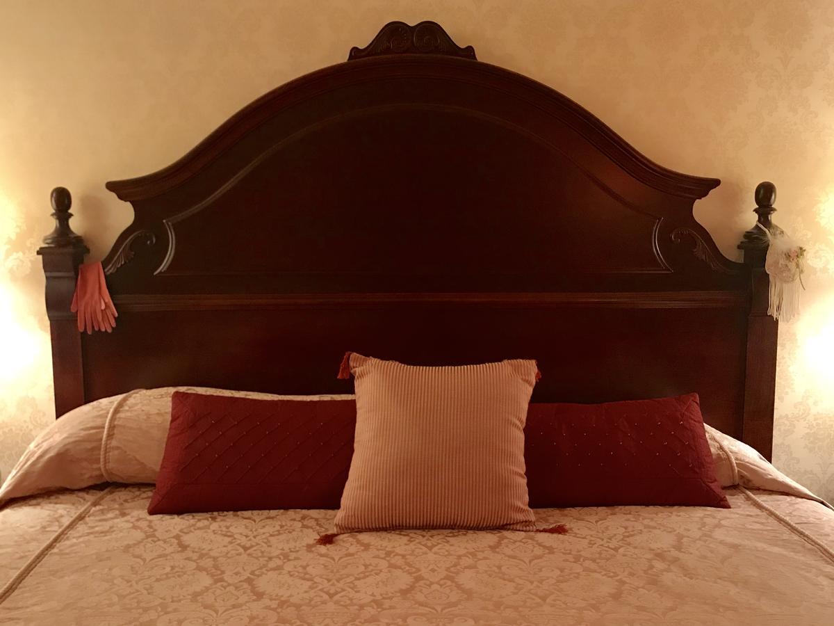 1896 House Country Inn - Barnside Inn Уильямстаун Экстерьер фото