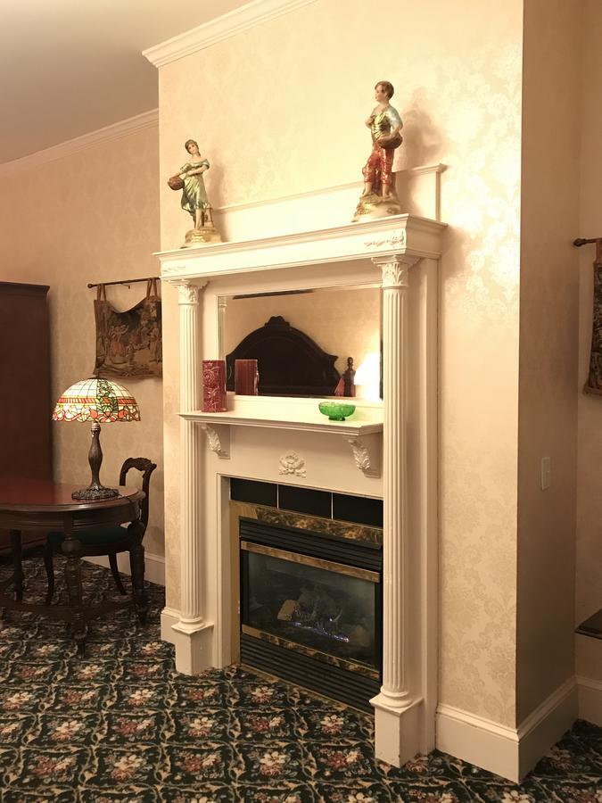 1896 House Country Inn - Barnside Inn Уильямстаун Экстерьер фото