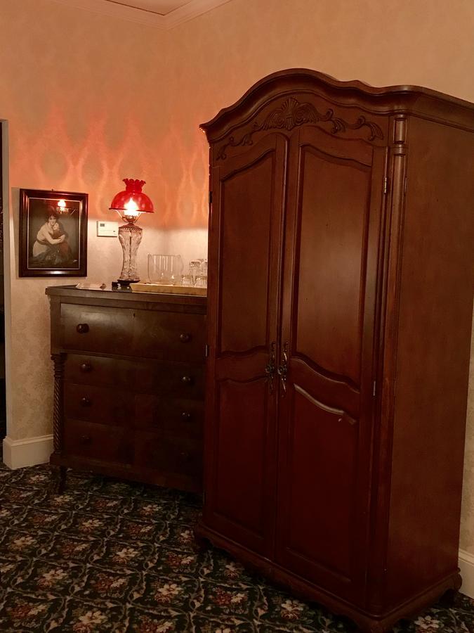 1896 House Country Inn - Barnside Inn Уильямстаун Экстерьер фото