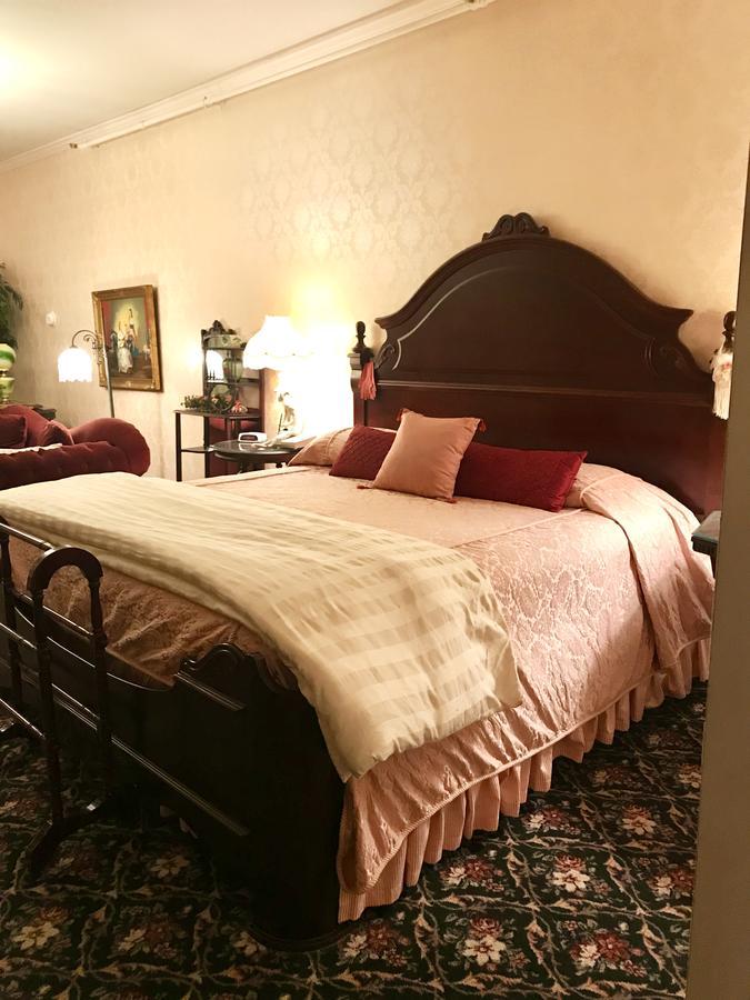 1896 House Country Inn - Barnside Inn Уильямстаун Экстерьер фото