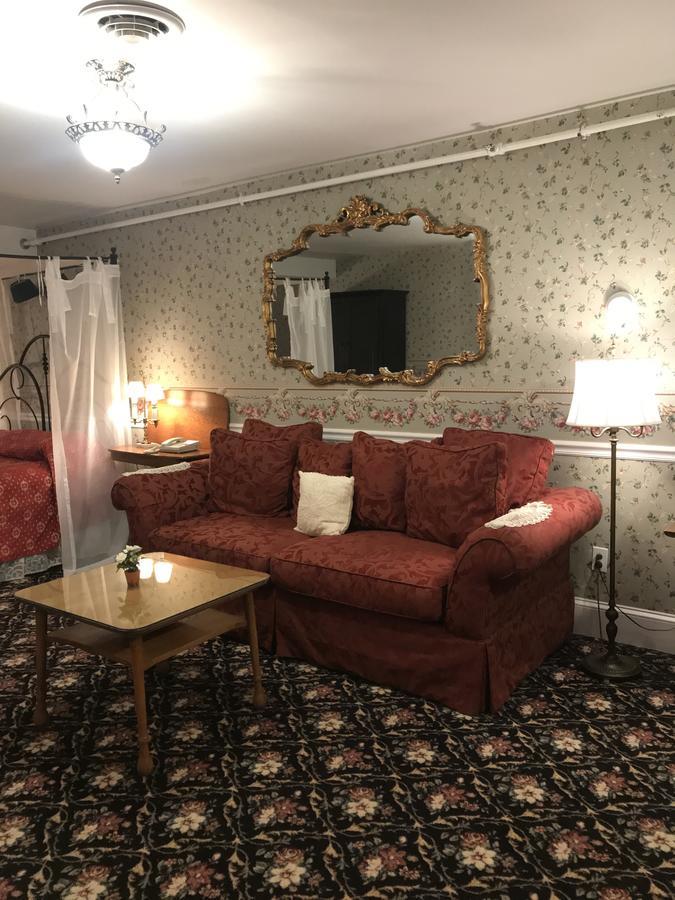1896 House Country Inn - Barnside Inn Уильямстаун Экстерьер фото