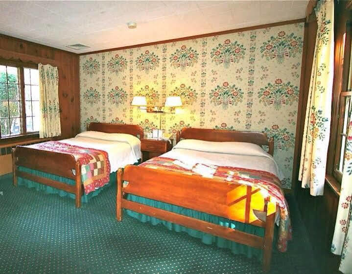 1896 House Country Inn - Barnside Inn Уильямстаун Экстерьер фото